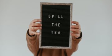 10 Short Witty Quotes to Boost Your Mood Instantly